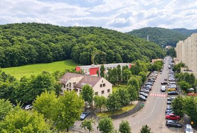 Apartament cu 4 camere în Răcădău