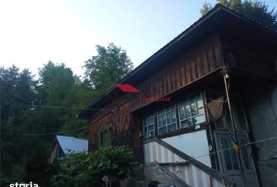 Casă cu 2 camere cu Teren 2300 Mp în Tiha Bârgăului