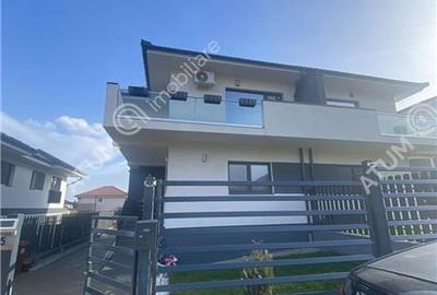 Duplex cu 5 camere cu Canalizare în Central - 9