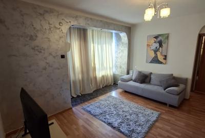 Apartament cu 2 camere semidecomandat, mobilat în Calea București