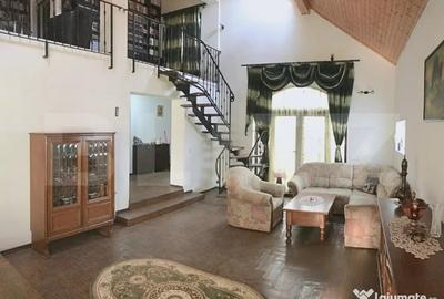 Casă cu 8 camere cu Teren 1038 Mp în Central - 18