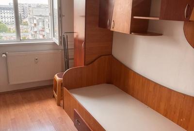 Apartament cu 3 camere decomandat în Lujerului