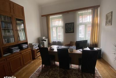 Casă cu 6 camere cu Teren 218 Mp în Central