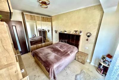 Apartament cu 5 camere decomandat, mobilat în Păcurari
