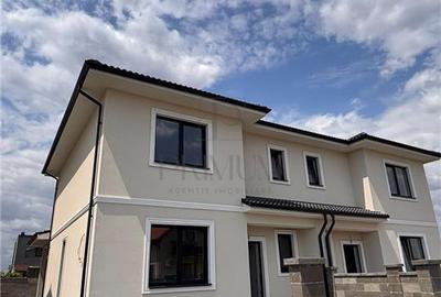 Duplex cu 4 camere cu Canalizare în Moșnița Nouă