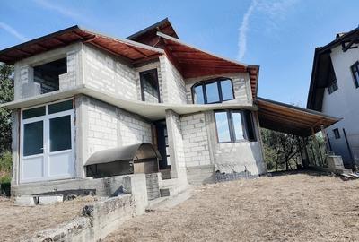 Casă cu Teren 683 Mp în Corbi - 3