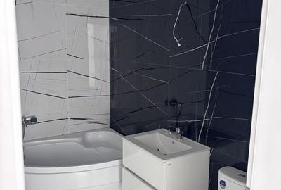 Apartament cu 3 camere semidecomandat în Fundeni
