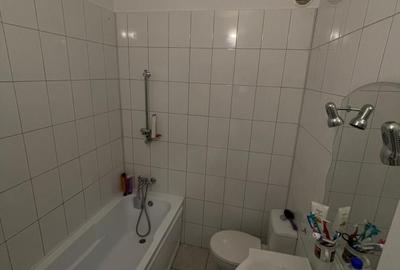 Casă cu 2 camere decomandat în Exterior Vest