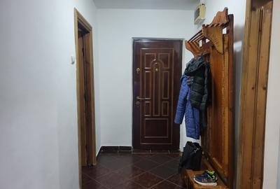 Apartament cu 3 camere decomandat, mobilat în 1 Mai
