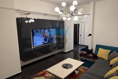 Apartament cu 2 camere semidecomandat, mobilat în P-ța Alba Iulia