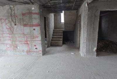 Casă cu 5 camere cu Teren 800 Mp în Central - 3