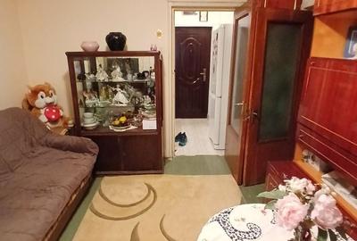 Apartament cu 2 camere semidecomandat în Rahova