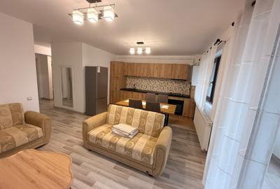 Apartament cu 3 camere semidecomandat în Florești