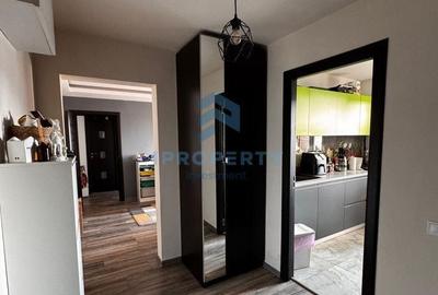 Apartament cu 3 camere semidecomandat în Gorjului