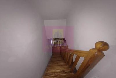 Casă cu 1 camere cu Teren 1000 Mp în Central
