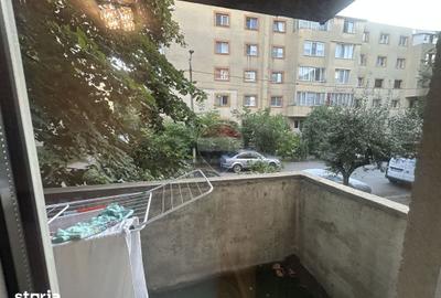 Apartament cu 3 camere decomandat în Traian