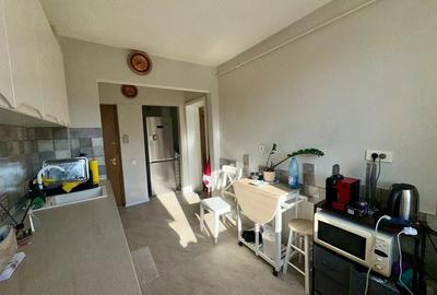Apartament cu 3 camere semidecomandat în Liviu Rebreanu