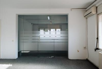 Apartament cu 4 camere în Cristian