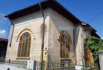 Casă individuală cu 3 camere cu Canalizare în Transilvaniei