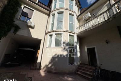 Casă cu 8 camere cu Teren 347 Mp în Iosefin