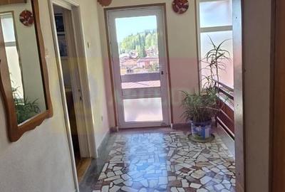 Casă cu 6 camere cu Canalizare în Exterior Sud - 12