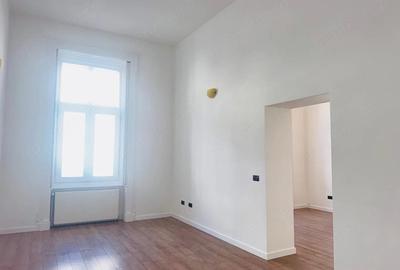 Apartament cu 3 camere semidecomandat în Ultracentral