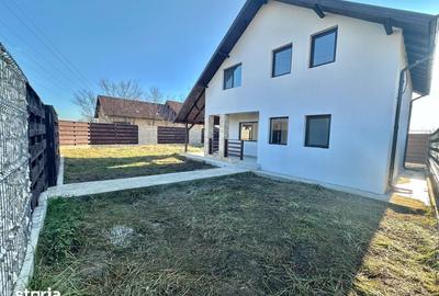 Casă cu 4 camere decomandat cu Teren 400 Mp în Central