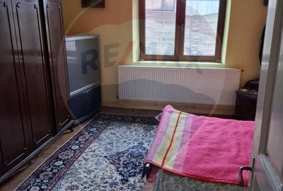 Casă cu 6 camere cu Teren 3300 Mp în Central - 9