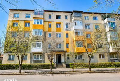Apartament cu 3 camere semidecomandat în Central