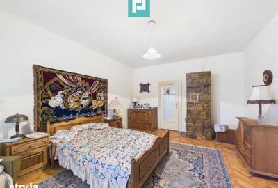 Casă cu 7 camere cu Teren 925 Mp în Vărădia de Mureș
