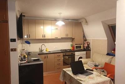 Apartament cu 3 camere decomandat în Sâmbăta de Sus - 7
