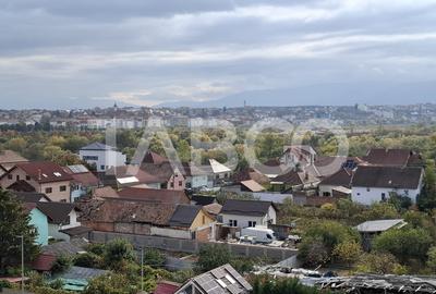 Apartament cu 4 camere semidecomandat, mobilat în Turnișor