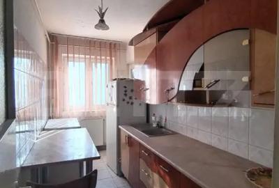 Apartament cu 3 camere decomandat, mobilat în Micro 4 - 2