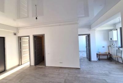 Apartament cu 3 camere semidecomandat în Km 5