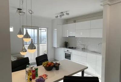 Apartament cu 3 camere decomandat în Plopilor
