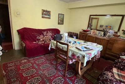 Apartament cu 3 camere decomandat în Berceni