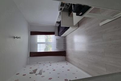 Apartament cu 3 camere decomandat în Florești