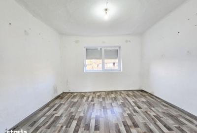 Casă cu 5 camere cu Teren 2452 Mp în Central