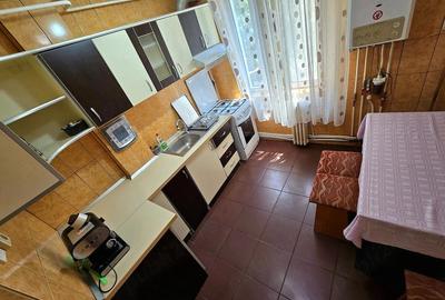 Apartament cu 3 camere semidecomandat în Central - 3