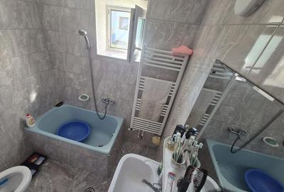 Casă cu Teren 1200 Mp în Central - 1
