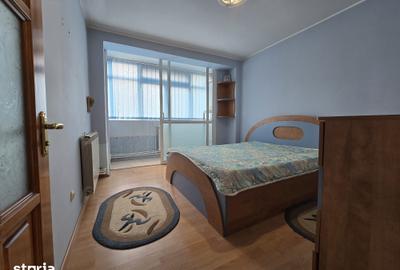 Apartament cu 3 camere decomandat în Port