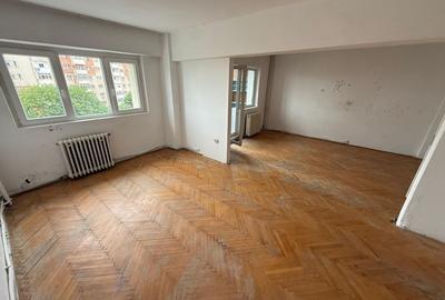 Apartament cu 4 camere decomandat în Soarelui - 1