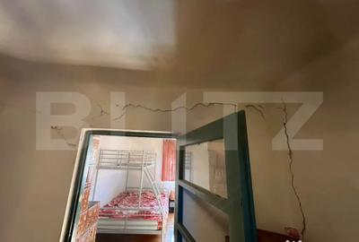 Casă cu 3 camere cu Teren 4500 Mp în Răcari