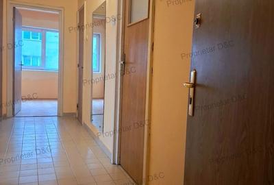 Apartament cu 3 camere decomandat în Titulescu - 7
