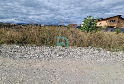 Teren Construcții intravilan de 900 mp, în Cristian