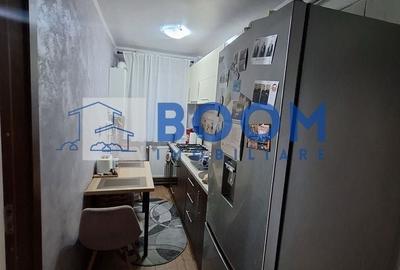 Apartament cu 3 camere semidecomandat în Ostroveni