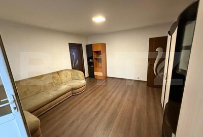 Apartament cu 2 camere semidecomandat, mobilat în Micro 11