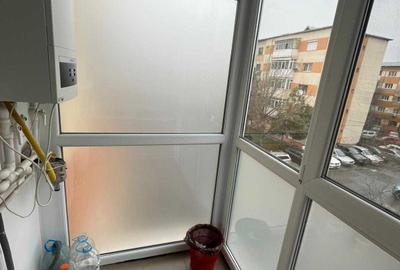 Apartament cu 2 camere decomandat în Rovine - 1
