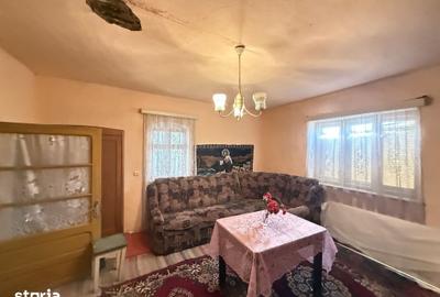 Casă cu 3 camere cu Teren 2195 Mp în Central