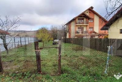 Teren de 1200 mp, în Preajba - 1